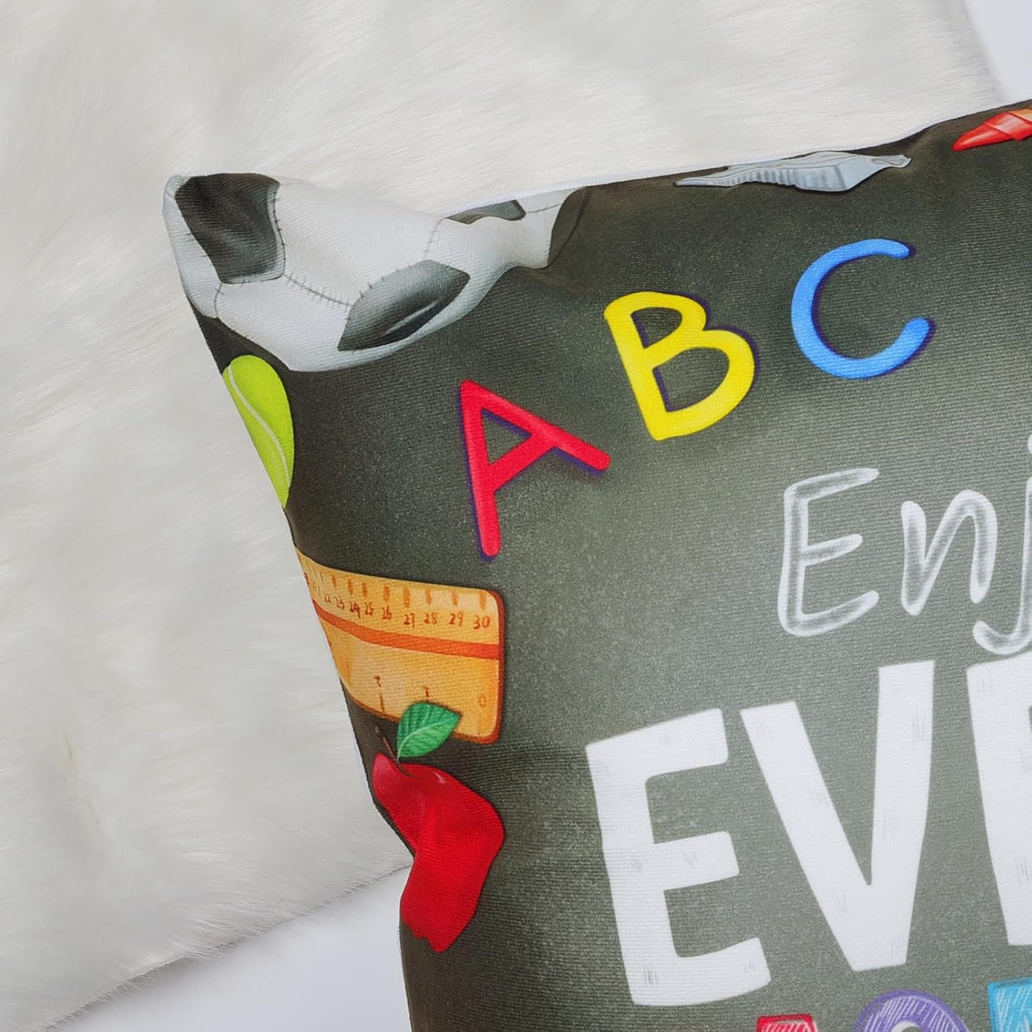 Zestaw 4 poszewek na poduszki  – Kids Education Motivation recenzja i cena